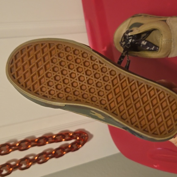 Vans - Picture 7 of 8